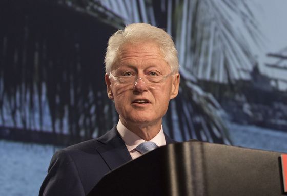 Imaginea articolului Bill Clinton a fost decorat în Kosovo pentru sprijinul pe care l-a acordat fostei provincii sârbe