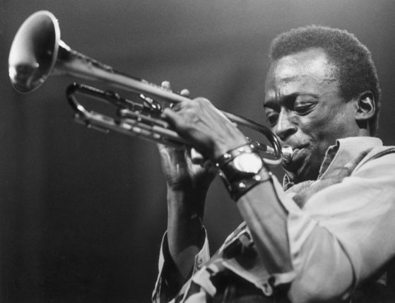 Imaginea articolului Documentarul ”Miles Davis: Birth of the Cool” nu se fereşte de contradicţiile legendarului muzician