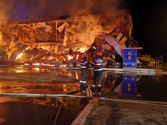 Imaginea articolului Incendiu puternic la unul dintre cele mai cunoscute cluburi din Mamaia | FOTO, VIDEO