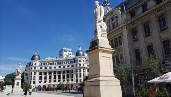Imaginea articolului Celebrele statui din Piaţa Universităţii din Bucureşti, aşa cum nu au mai fost văzute până acum