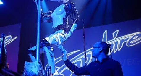 Imaginea articolului Roboţi care dansează la bară sunt noua atracţie a unui club de streaptease | VIDEO