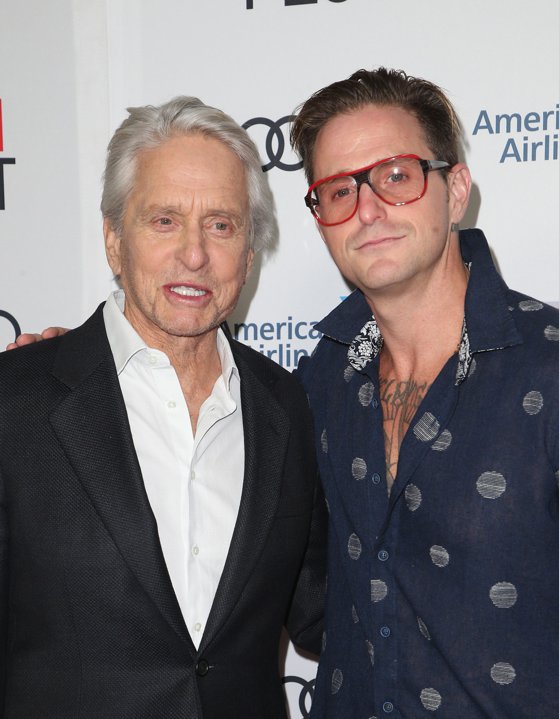 Imaginea articolului Fiul cel mare al actorului Michael Douglas a dezvăluit cum a ajuns să consume droguri: „Copil fiind, duceam joint-uri de colo-colo”