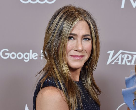 Imaginea articolului FOTO | Jennifer Aniston a făcut senzaţie pe Instagram cu un selfie în care apare alături de actorii din „Friends”