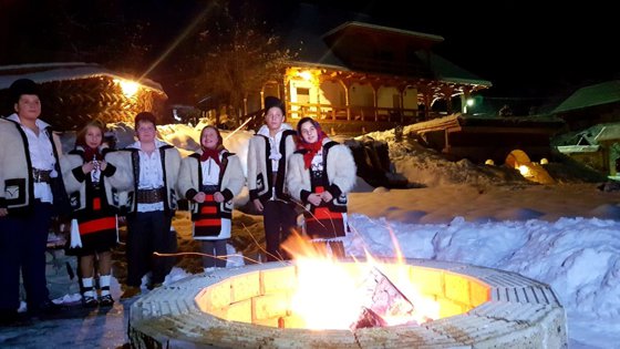 Imaginea articolului FOTO | Maramureş, o destinaţie din ce în ce mai căutată de turişti. Pachetele de Crăciun în pensiuni, epuizate în doar câteva luni