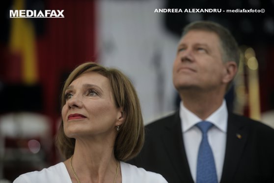 Imaginea articolului GALERIE FOTO | Cum s-au îmbrăcat Klaus Iohannis şi soţia sa la Banchetul Imperial din Japonia