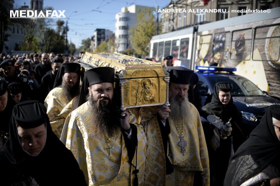 Imaginea articolului Sfinţii Dumitru şi Dimitrie cel Nou, sărbătoriţi sâmbătă şi duminică de credincioşi: Sfântul Dumitru, ziua în care se află cum va fi iarna