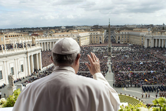 Imaginea articolului Alţi trei foşti băieţi de altar acuză că au fost abuzaţi sexual de doi preoţi de la Vatican. Mărturiile dezvăluite în cadrul unei emisiuni
