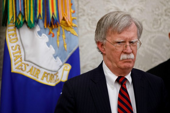 Imaginea articolului John Bolton a spus că şi-a "eliberat" contul de Twitter de sub controlul Casei Albe