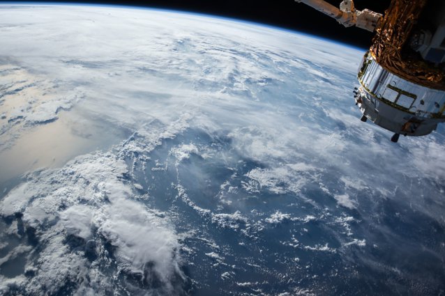 satellite-1030779-1920.jpg