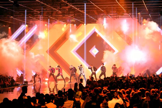 Imaginea articolului Taylor Swift, BTS, Halsey şi Billie Eilish, marii câştigători la MTV Europe Music Awards 2019 - FOTO, VIDEO