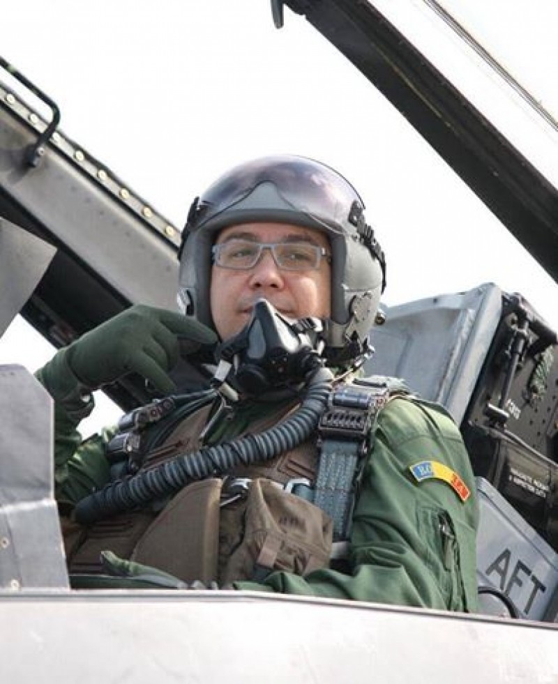 ponta-f-16.jpg