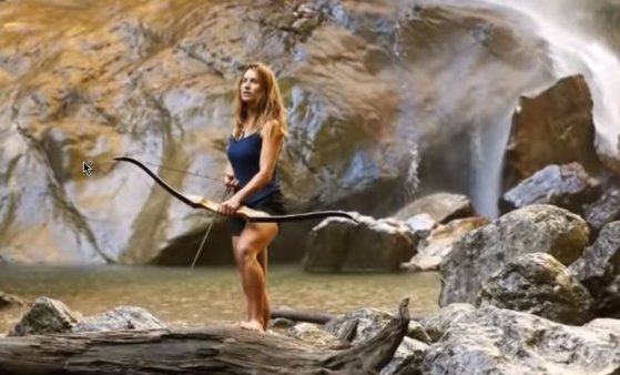 Imaginea articolului Povestea femeii care trăieşte în sălbăticie şi vânează cu arcul. Experienţă „absolut traumatizantă” avută cu prima pradă, un oposum | FOTO, VIDEO