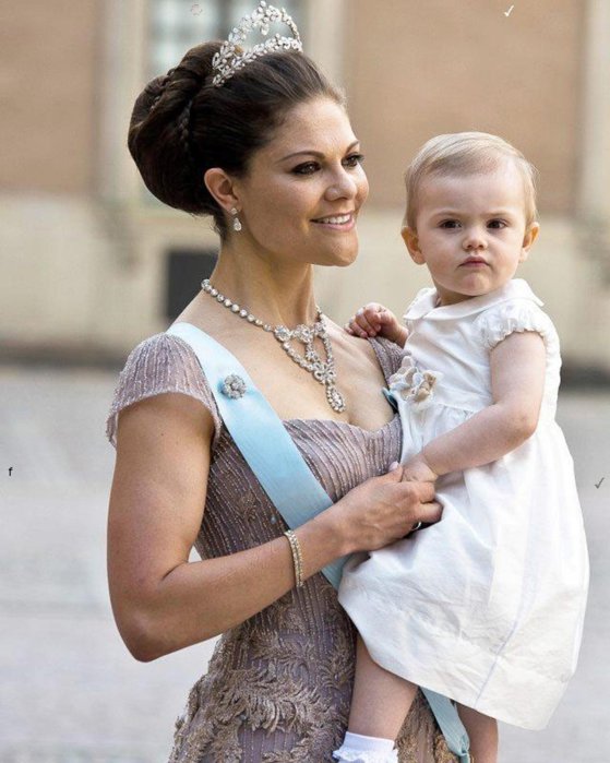 Imaginea articolului Prinţesa Estelle a Suediei, internată de urgenţă după o căzătură la schi
